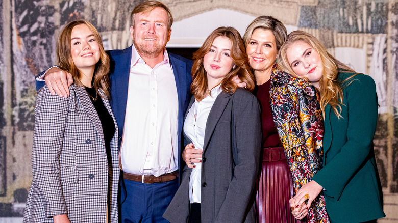 Dutch royal family posing