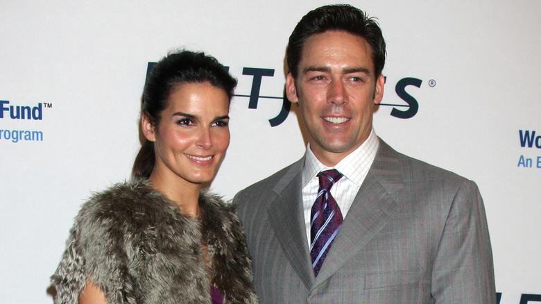 Angie Harmon and Jason Sehorn posed on red carpet