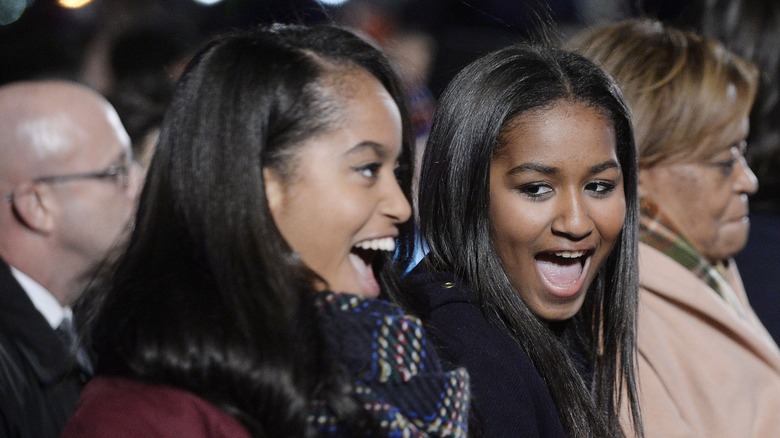 Malia and Sasha Obama 