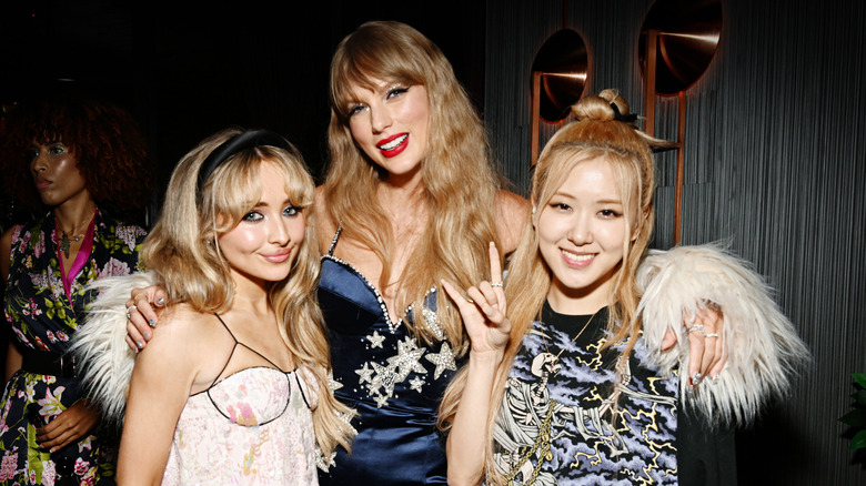 Taylor Swift, Rose, and Sabrina Carpenter posing together