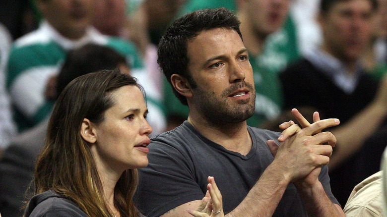 Ben Affleck and Jennifer Garner clapping