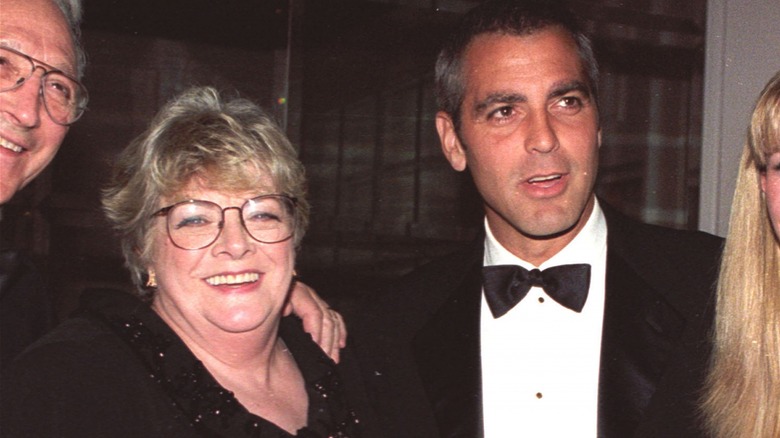 Rosemary Clooney and George Clooney posing