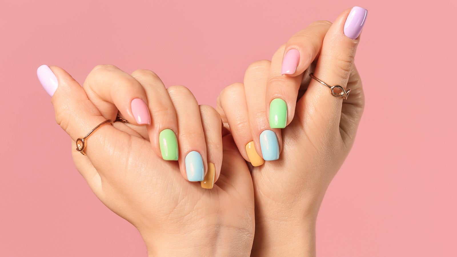 a-simple-guide-to-diying-a-dip-manicure