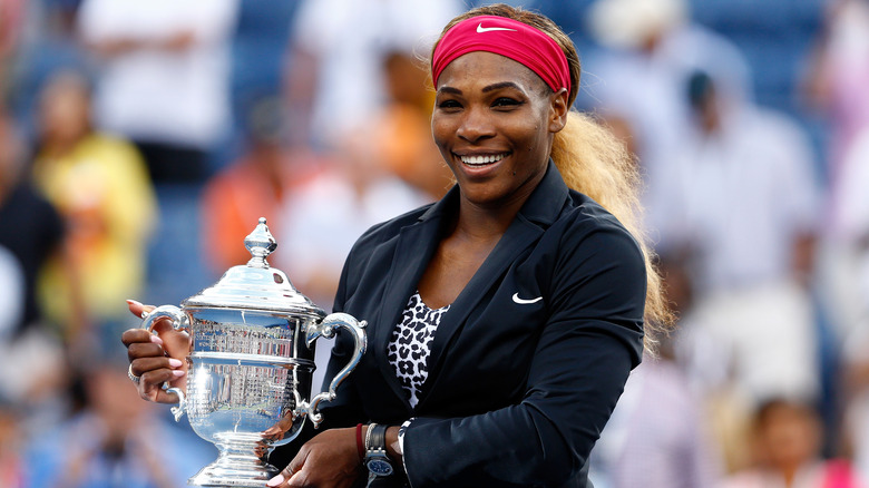 Serena Williams with 2014 US Open trophy