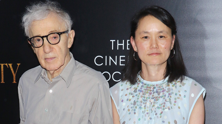 Woody Allen and Soon-Yi Previn posing