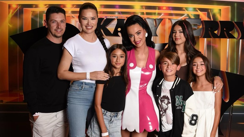 Adriana Lima and family meet Katy Perry 