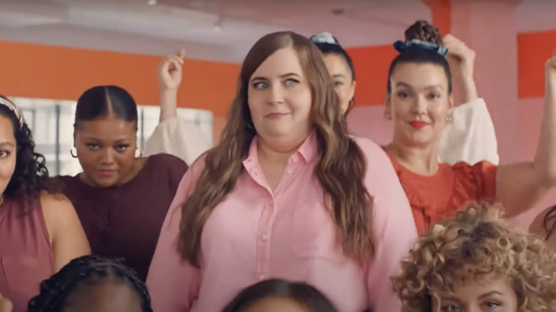 Aidy Bryant in Old Navy commercial