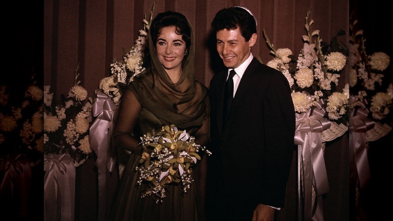 Elizabeth Taylor marries Eddie Fisher