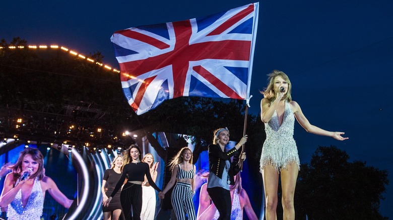 Taylor Swift performing in London