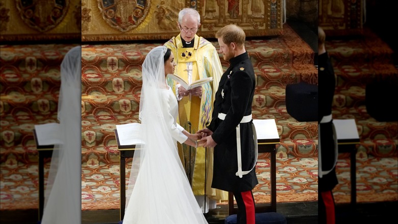 Prince Harry and Meghan Markle saying their vows