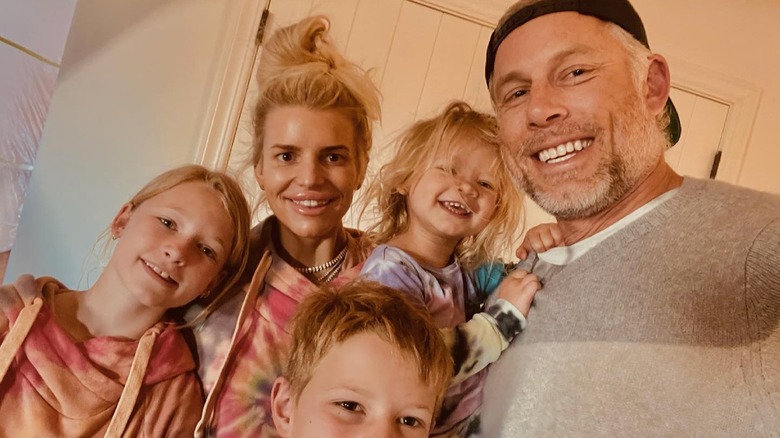 Jessica Simpson and Eric Johnson with their kids