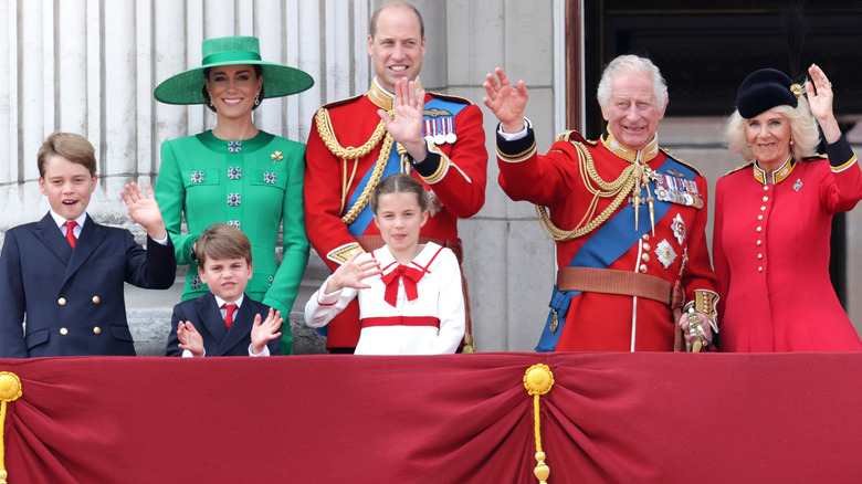 The royals posing on the balcony at Buckingham Palace