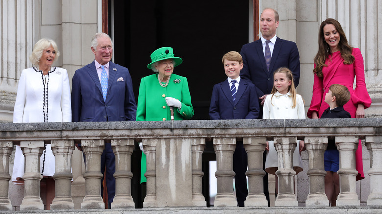 The royal family pictured on the palace balcony for the 2022 Platinum Jubilee
