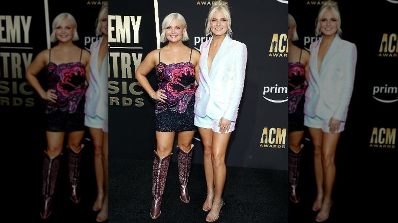 Kendra and Krista Slaubaugh posing on the red carpet