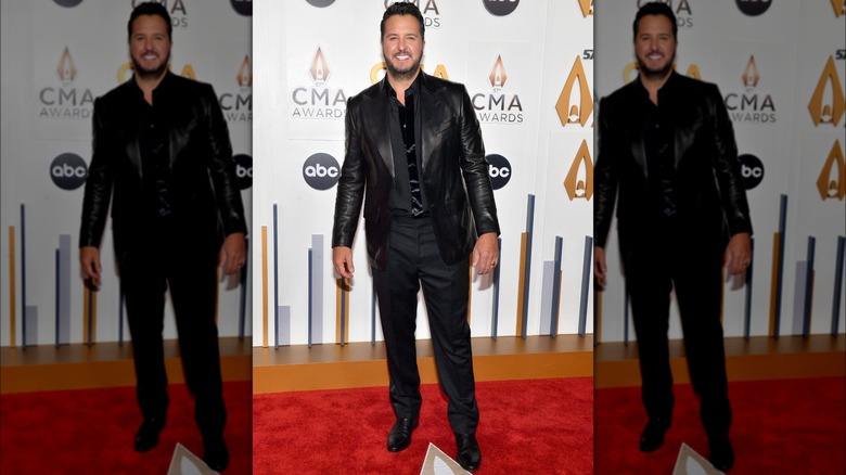 Luke Bryan on the red carpet