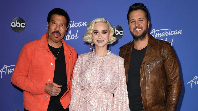 Lionel Richie, Katy Perry, and Luke Bryan posing together