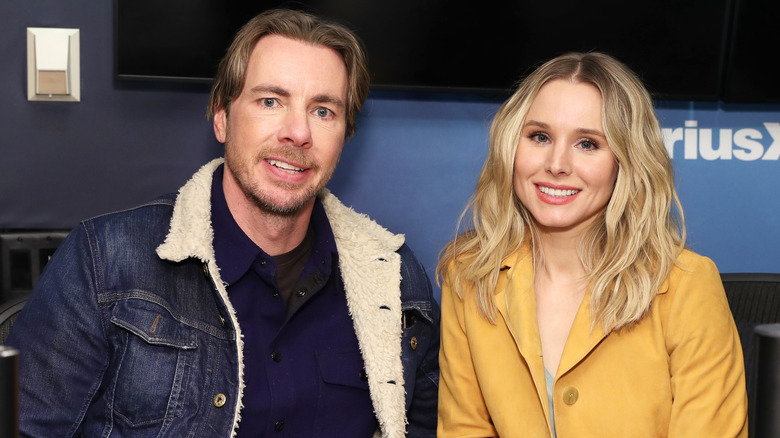 Dax Shepard and Kristen Bell posing