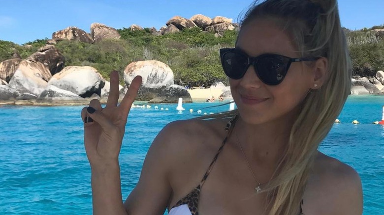 Anna Kournikova smiling on vacation