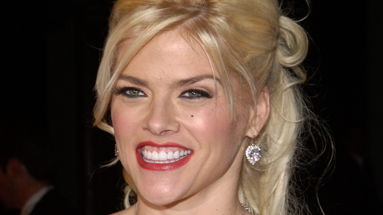 Anna Nicole Smith's Net Worth At The Time Of Her Death Might Surprise You