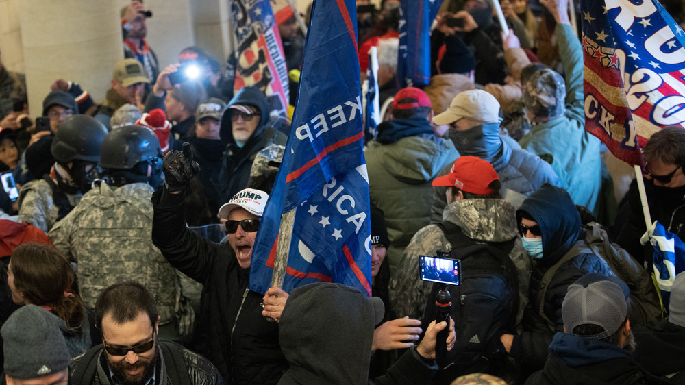 Mob attacks the Capitol