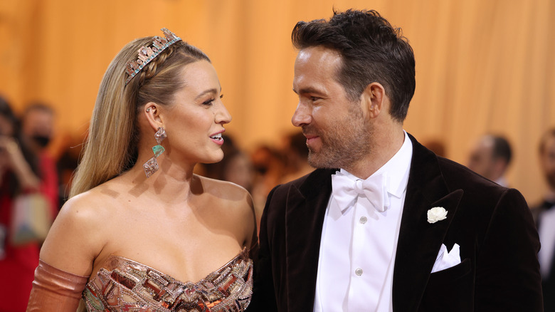 Ryan Reynolds and Blake Lively on the red carpet. 