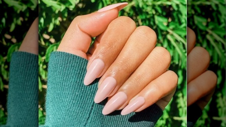 Instagram post of Olive & June press-on nails 