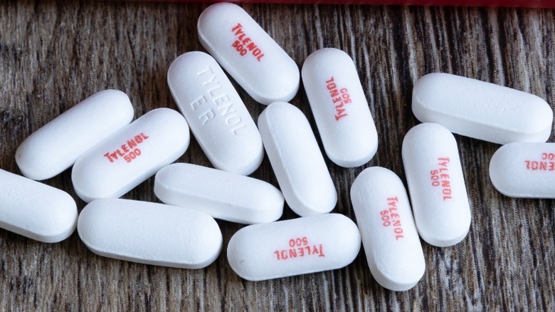 Tylenol 500 mg pills