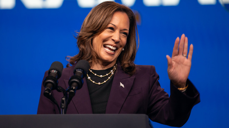 Kamala Harris waving