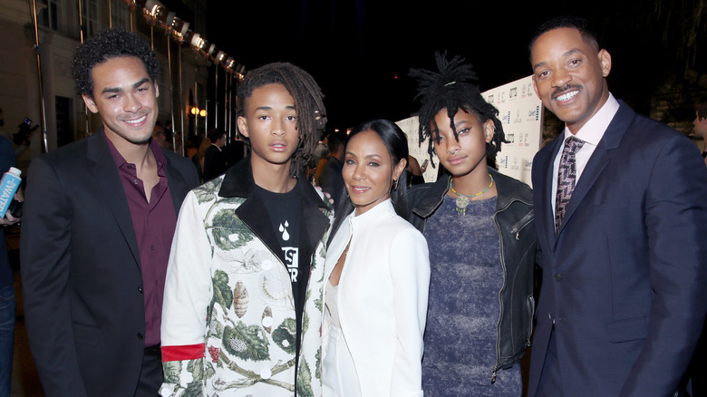 Will Smith poses with family members