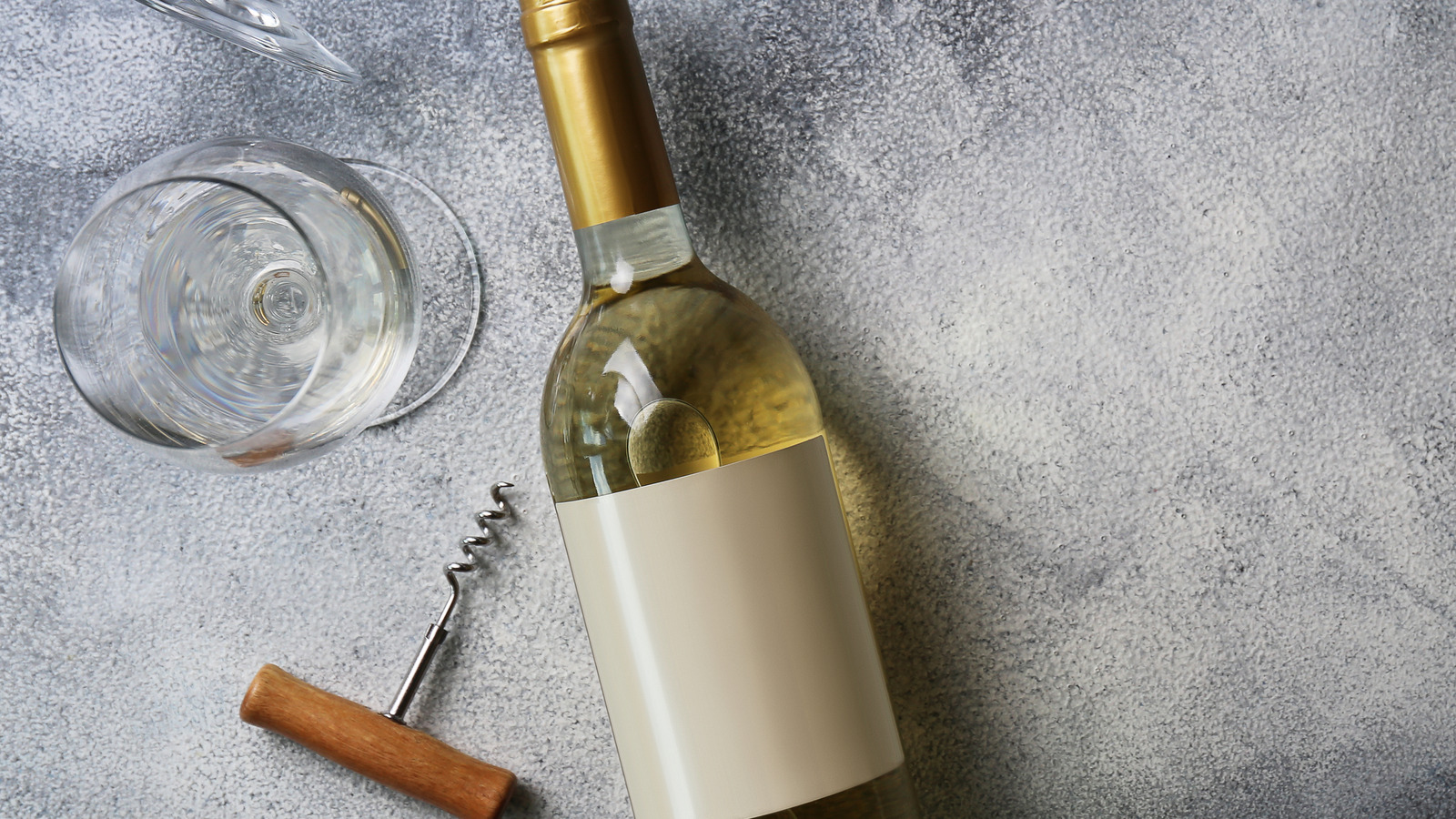 At What Temperature Should You Really Be Drinking White Wine At?