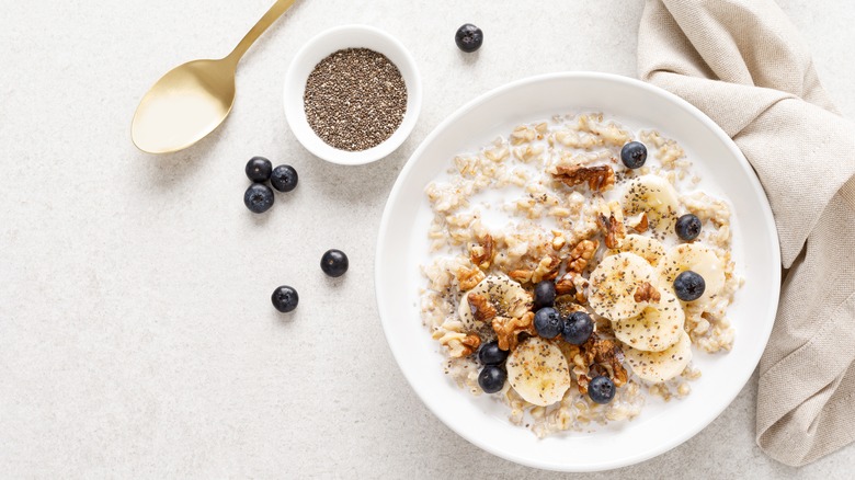 Oatmeal with fruit and seeds