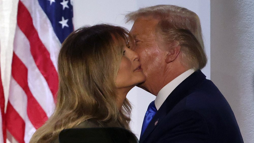 Melania Trump kissing Donald Trump's cheek