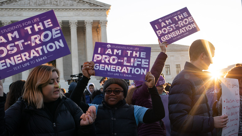 young pro life protestors 