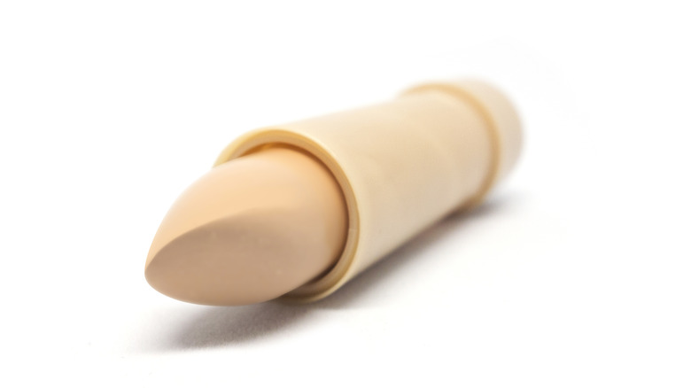 nude lipstick