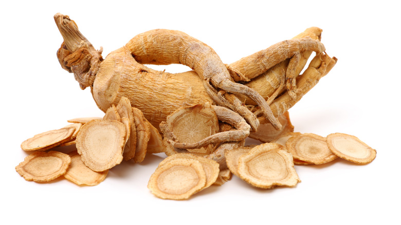 Sliced ginseng root