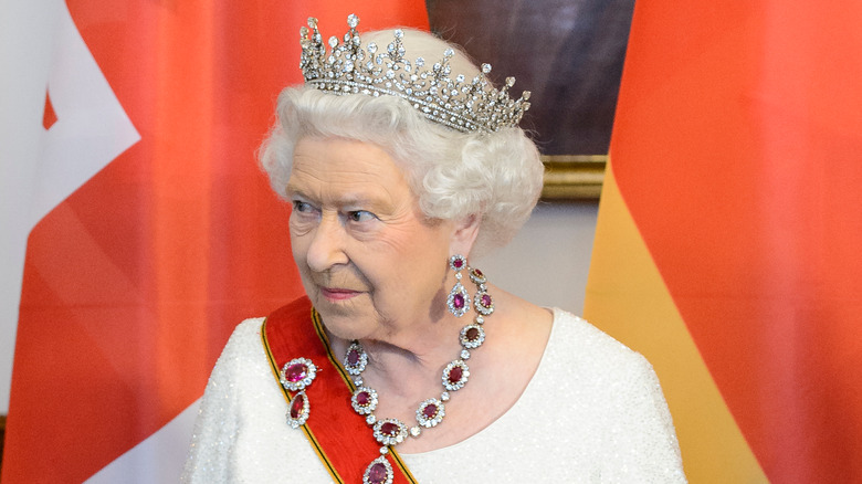 royal Queen Elizabeth II