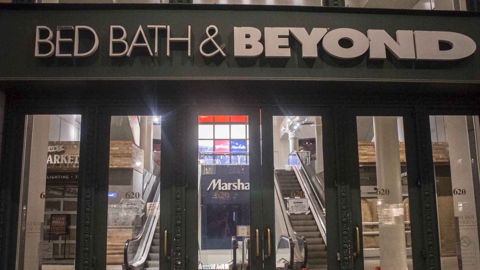 Bed Bath & Beyond Workers Share Secrets Shoppers Need To Know