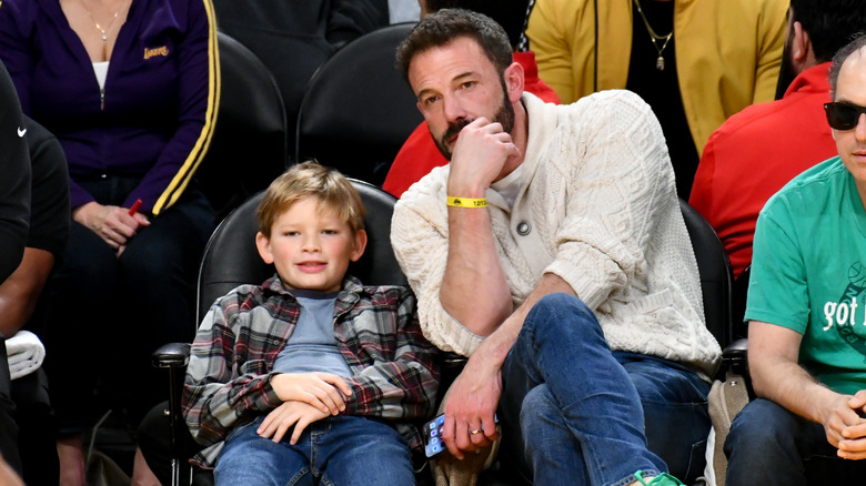 Ben Affleck and Samuel at a basketball game 