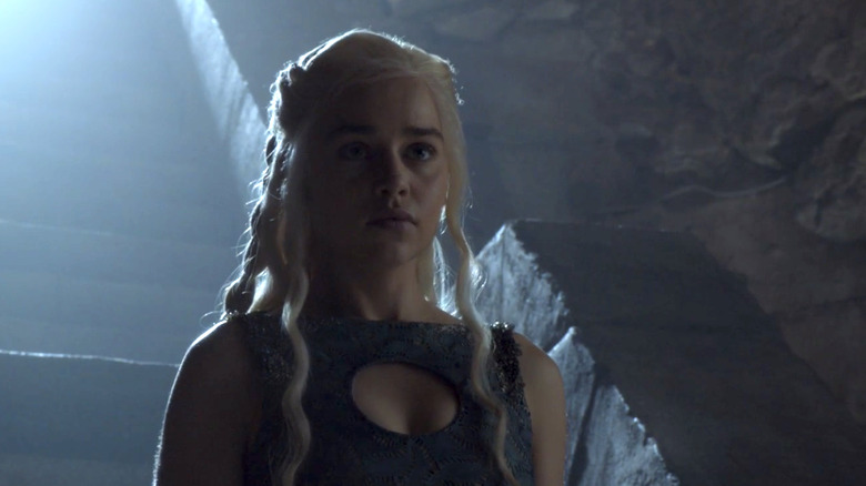 Daenerys Targaryen chaining her dragons