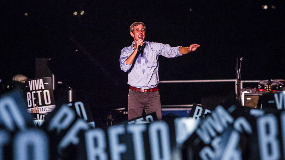 Beto O'Rourke speaks at a campaign rally 