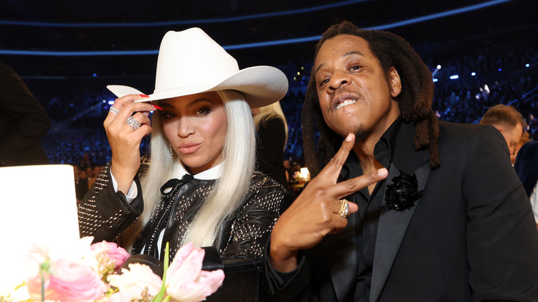 Beyonce and Jay-Z posing