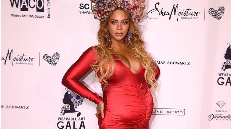 Beyonce pregnancy style red carpet