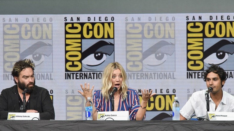 Kaley Cuoco, Johnny Galecki, and Kunal Nayyar at Comic Con 2017