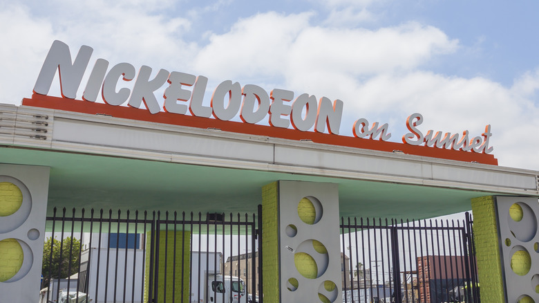 Nickelodeon on Sunset from street