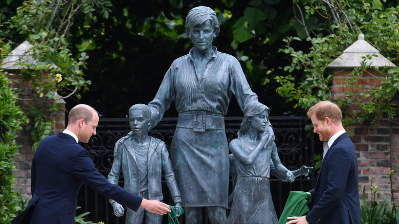 The Princess Diana memorial statue