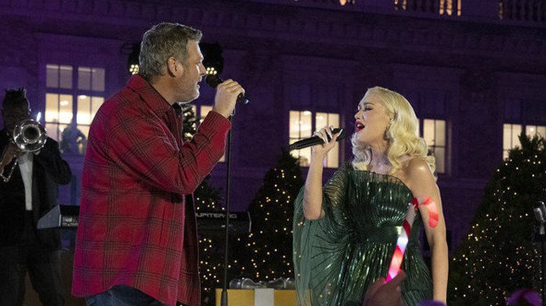 Gwen and Blake performing on The Voice