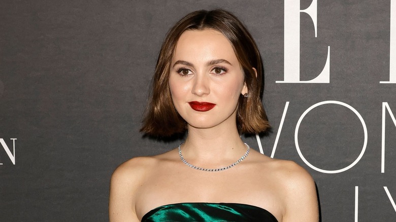 Maude Apatow's Loose Waves On Short Hair 