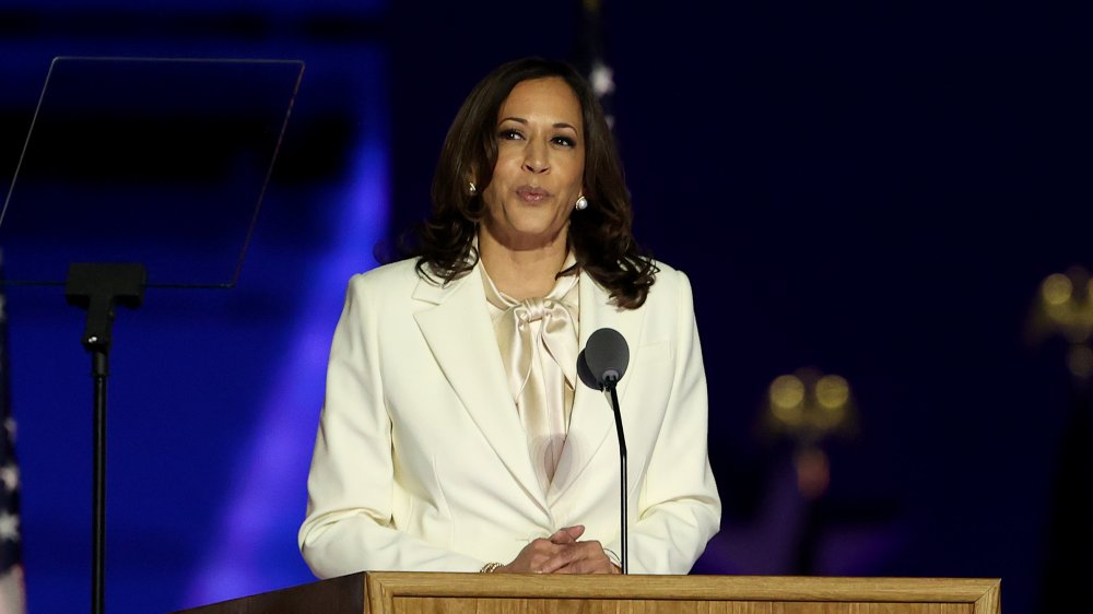 Kamala Harris checking the teleprompter