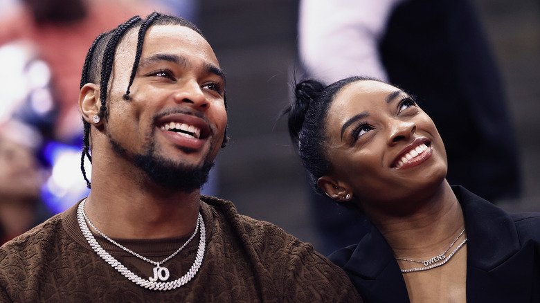 Jonathan Owens and Simone Biles smiling