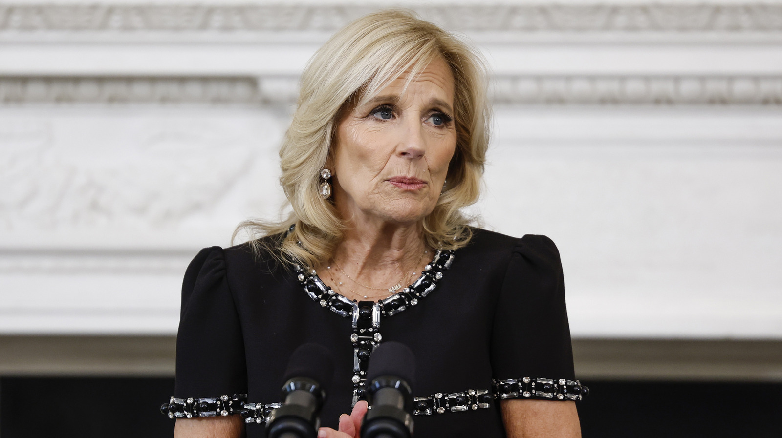 Body Language Expert Tells Us Jill Biden Redeemed Last Year's Kiss ...